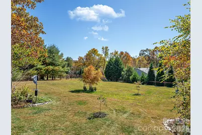 23 Old Applewood Lane, Hendersonville, NC 28739 - Photo 29