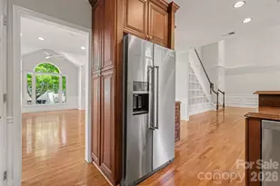 2103 Sablewood Dr, Charlotte, NC 28205 - Photo 9