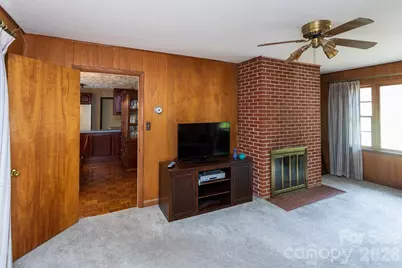 8 Governors Court, Asheville, NC 28805 - Photo 17