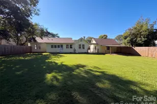 208 Pressly St, Clover, SC 29710 - Photo 5