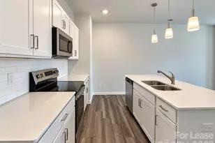 6528 Harlech St, Charlotte, NC 28269 - Photo 3