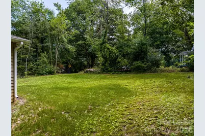 1586 3rd Street Drive NE, Hickory, NC 28601 - Photo 9