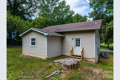 1586 3rd Street Drive NE, Hickory, NC 28601 - Photo 11