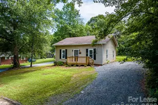 1586 3rd St Dr NE, Hickory, NC 28601 - Photo 1