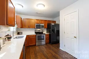 229 Chicago Ln, York, SC 29745 - Photo 9