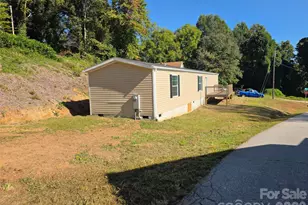 155 4th C St, Marion, NC 28752 - Photo 5