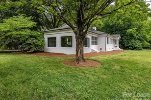 1301 N Sharon Amity Rd, Charlotte, NC 28211 - Photo 23