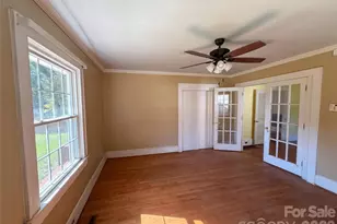 907 S South St, Gastonia, NC 28052 - Photo 15