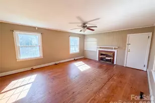 907 S South St, Gastonia, NC 28052 - Photo 11
