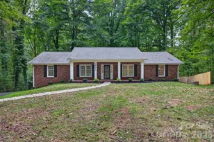 5550 Overlook Cir, Winston Salem, NC 27105 - Photo 1