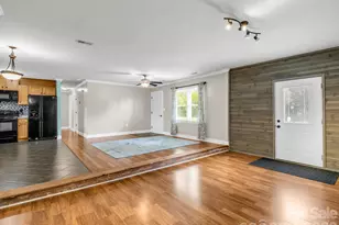 112 Roseborough Rd, Grover, NC 28073 - Photo 5