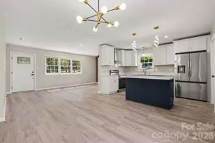 3801 Hillock Ct, Charlotte, NC 28215 - Photo 11
