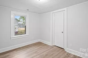 1409 Essex St, Gastonia, NC 28052 - Photo 9