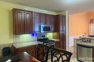 3511 Winter View Ct, Charlotte, NC 28269 - Photo 13