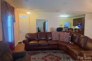 3511 Winter View Ct, Charlotte, NC 28269 - Photo 5