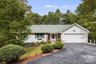 103 Tarragon Pl, Flat Rock, NC 28731 - Photo 3
