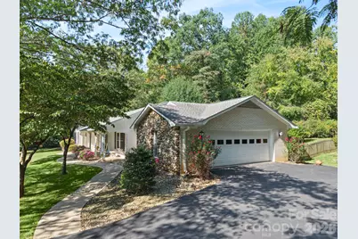 109 Yardley Court, Hendersonville, NC 28739 - Photo 5