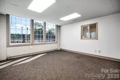 313 Main Avenue NE, Hickory, NC 28601 - Photo 7