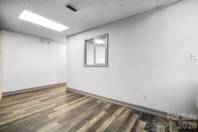 313 Main Avenue NE, Hickory, NC 28601 - Photo 11