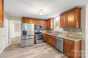 6102 Tesh Ct, Charlotte, NC 28269 - Photo 9