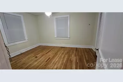 1012 8th Street NE, Hickory, NC 28601 - Photo 5