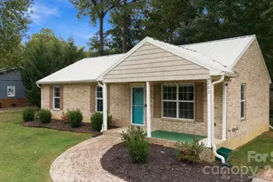 203 Crestview Dr, Thomasville, NC 27360 - Photo 3