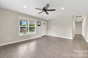203 Crestview Dr, Thomasville, NC 27360 - Photo 17