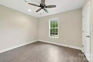 203 Crestview Dr, Thomasville, NC 27360 - Photo 25