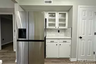 1401 Longbrook Dr, Charlotte, NC 28270 - Photo 5