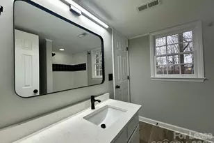 1401 Longbrook Dr, Charlotte, NC 28270 - Photo 7