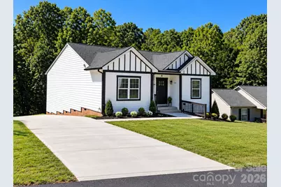 1346 39th Street Circle SW, Hickory, NC 28602 - Photo 3