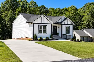 1346 39th St Cir SW, Hickory, NC 28602 - Photo 3