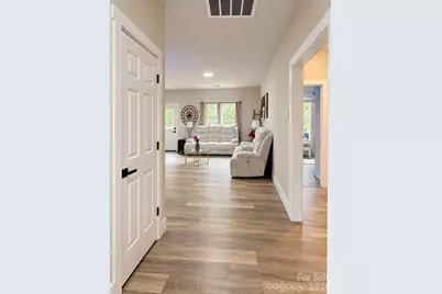 1346 39th Street Circle SW, Hickory, NC 28602 - Photo 5