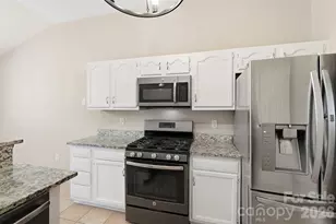 9326 Royal Highlands Ct, Charlotte, NC 28277 - Photo 11