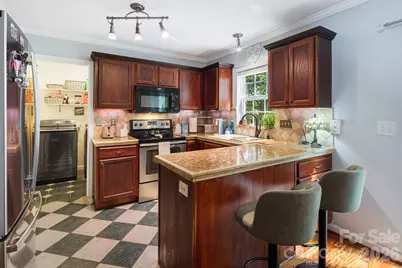 137 Wiltshire Circle, Fletcher, NC 28732 - Photo 11