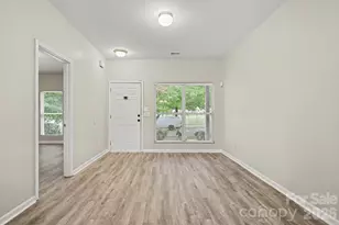 2655 Meadow Knoll Dr, Charlotte, NC 28269 - Photo 3