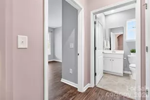 201 Picasso Ln, Mount Holly, NC 28120 - Photo 5