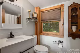 375 Daly Dr, Clyde, NC 28721 - Photo 25