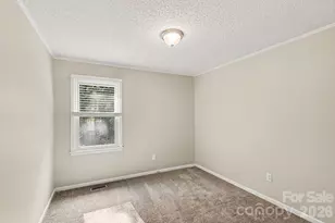 8204 Strawberry Point Dr, Charlotte, NC 28215 - Photo 11