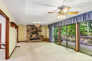198 Woods End Dr, Hendersonville, NC 28739 - Photo 11
