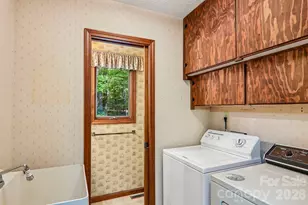 198 Woods End Dr, Hendersonville, NC 28739 - Photo 21