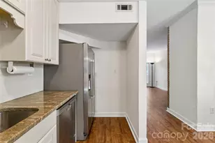 422 W 8th St, Charlotte, NC 28202 - Photo 35