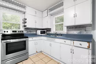 6048 Sugar Loaf Rd, Connelly Springs, NC 28612 - Photo 11