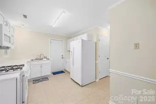 2374 Eagle Glen Ct, Gastonia, NC 28056 - Photo 11