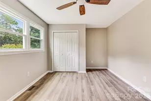 929 E Leonard St, Southport, NC 28461 - Photo 41