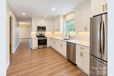 2808 28th Street NE, Hickory, NC 28601 - Photo 5
