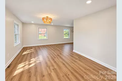 2808 28th Street NE, Hickory, NC 28601 - Photo 3