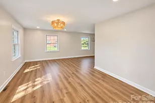2808 28th St NE, Hickory, NC 28601 - Photo 3