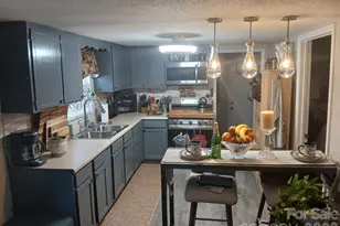 115 S Davis St, Dallas, NC 28034 - Photo 5
