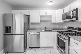 3105 Erskine Dr, Charlotte, NC 28205 - Photo 3